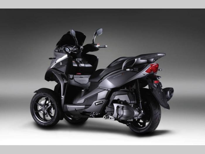 quadro q4 besplatni mali oglasi