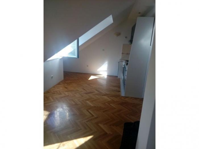 zemun, milana uzelca, 2 5, 50m2, 3 3, dupleks besplatni mali oglasi