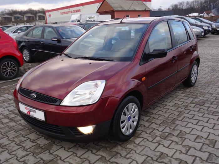 ford fiesta 1 3 besplatni mali oglasi