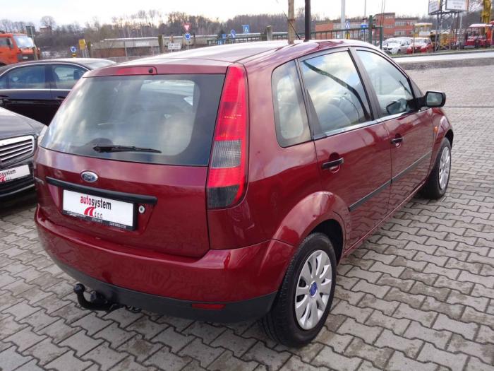 ford fiesta 1 3 besplatni mali oglasi