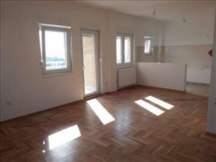 zvezdara, kluz, 2 0, 49m2 besplatni mali oglasi