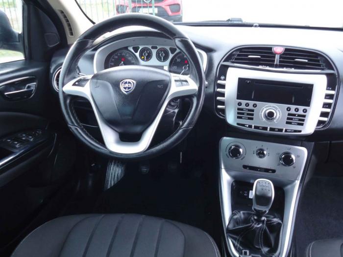 lancia delta 1 6 mjt besplatni mali oglasi