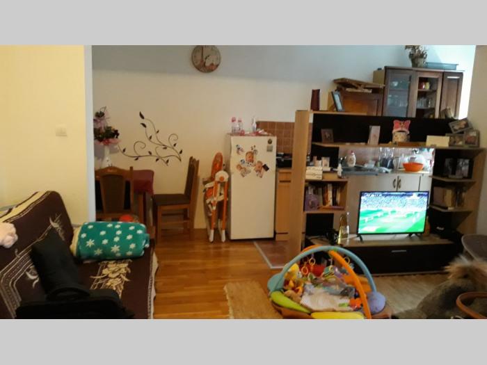 1 5, 42m2, drage spasić, žarkovo centar, uknjižen besplatni mali oglasi
