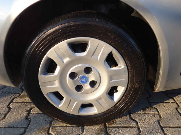 fiat punto 1 3 mjt besplatni mali oglasi
