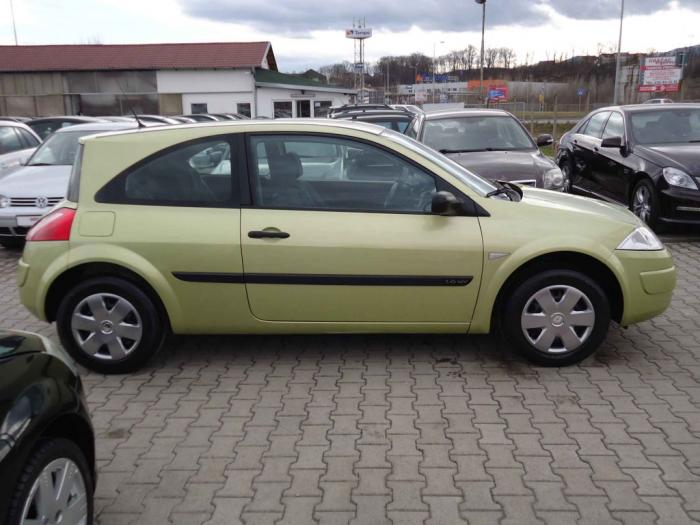 renault megane 1 6 besplatni mali oglasi