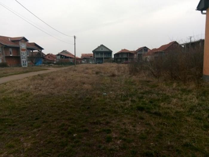 na prodaju plac 16 ari dozvoljena gradnja besplatni mali oglasi