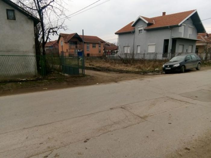 na prodaju plac 16 ari dozvoljena gradnja besplatni mali oglasi