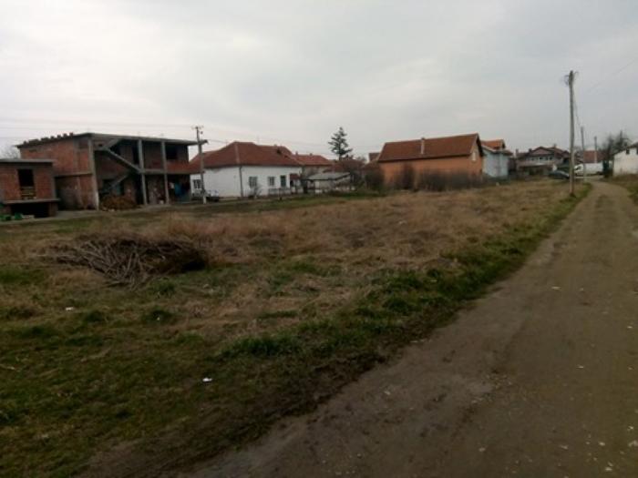 na prodaju plac 16 ari dozvoljena gradnja besplatni mali oglasi
