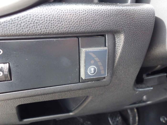 mazda 2 1 3 besplatni mali oglasi