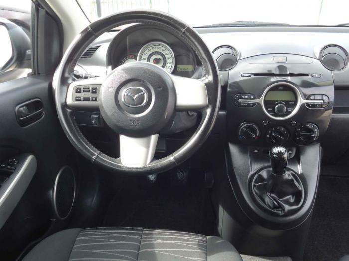 mazda 2 1 3 besplatni mali oglasi