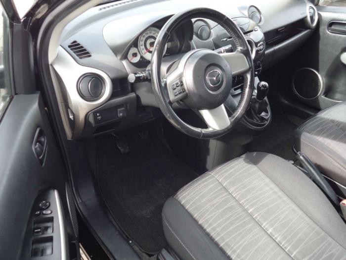 mazda 2 1 3 besplatni mali oglasi