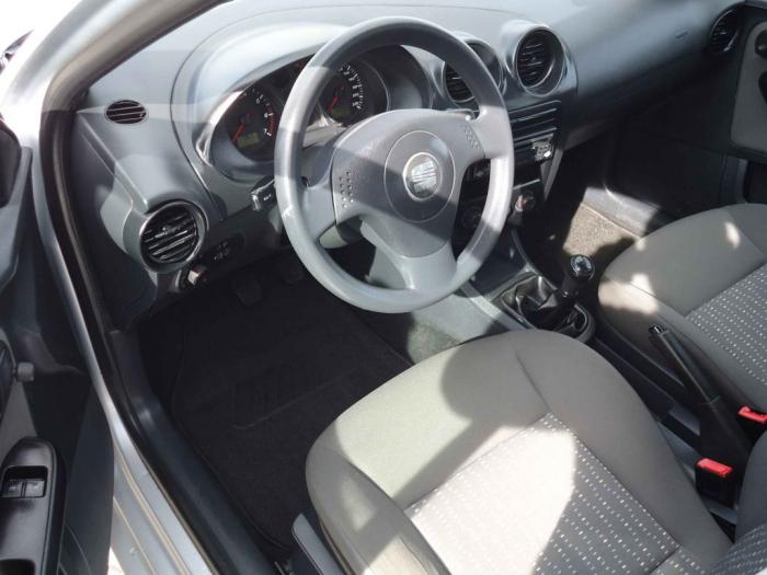 seat ibiza 1 4 besplatni mali oglasi