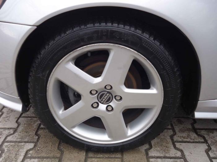 volvo v50 1 6d besplatni mali oglasi