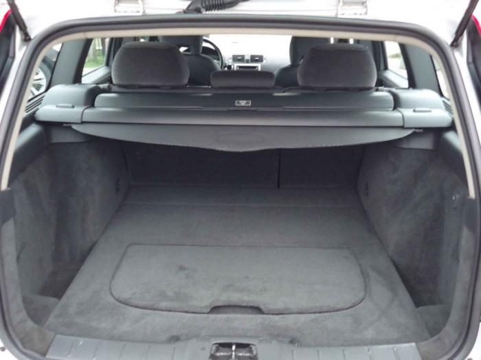 volvo v50 1 6d besplatni mali oglasi