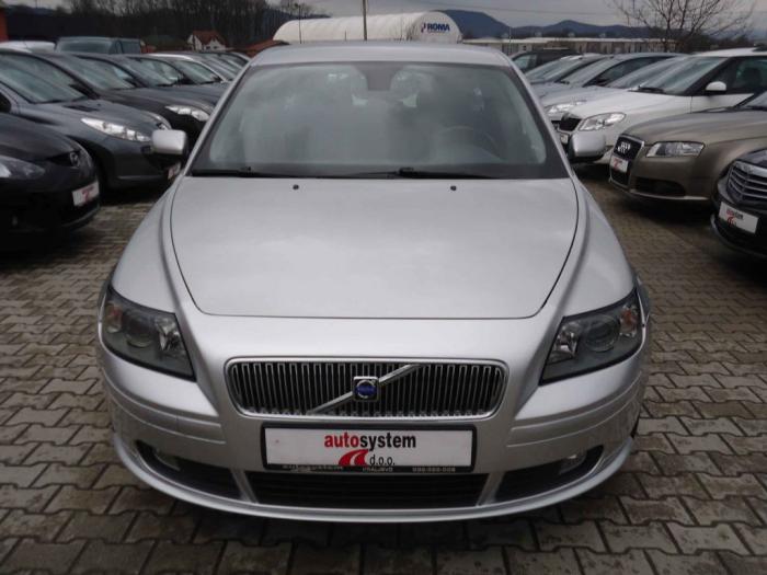 volvo v50 1 6d besplatni mali oglasi