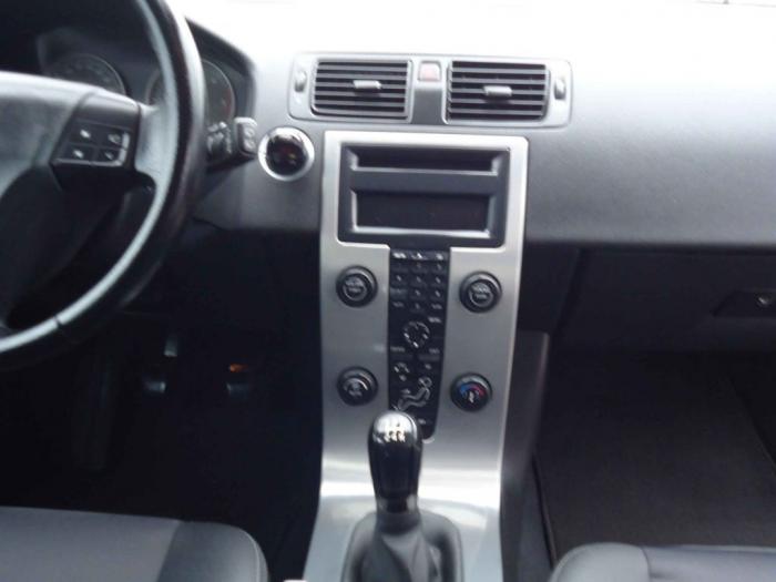 volvo v50 1 6d besplatni mali oglasi