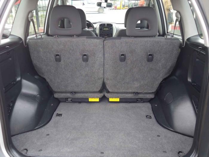 toyota rav 4 2 0d4d 4x4 besplatni mali oglasi