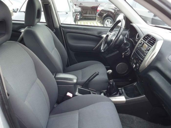 toyota rav 4 2 0d4d 4x4 besplatni mali oglasi