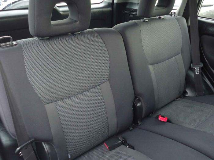 toyota rav 4 2 0d4d 4x4 besplatni mali oglasi