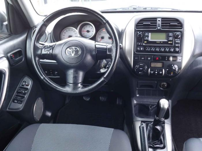 toyota rav 4 2 0d4d 4x4 besplatni mali oglasi