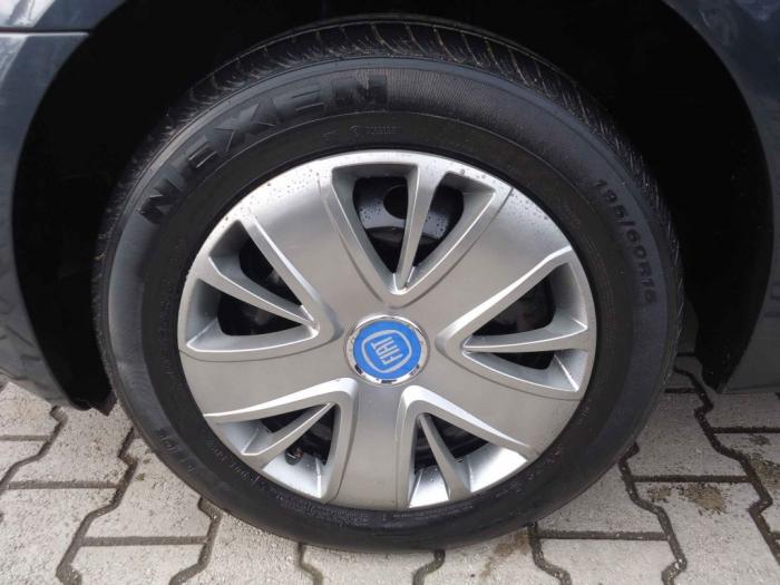 fiat stilo 1 9jtd besplatni mali oglasi