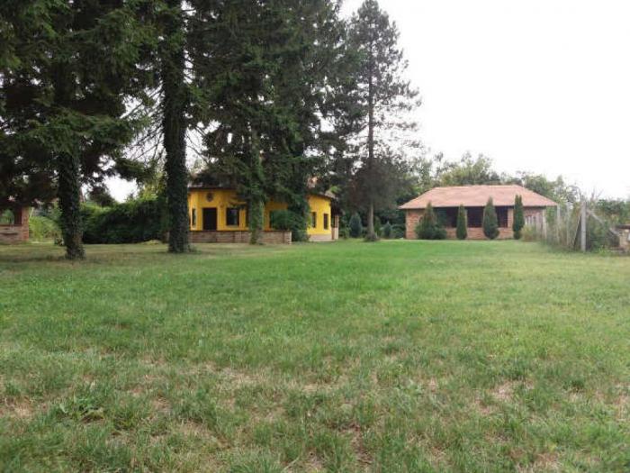 kuća sa pratećim objektima kraj tise u senti besplatni mali oglasi