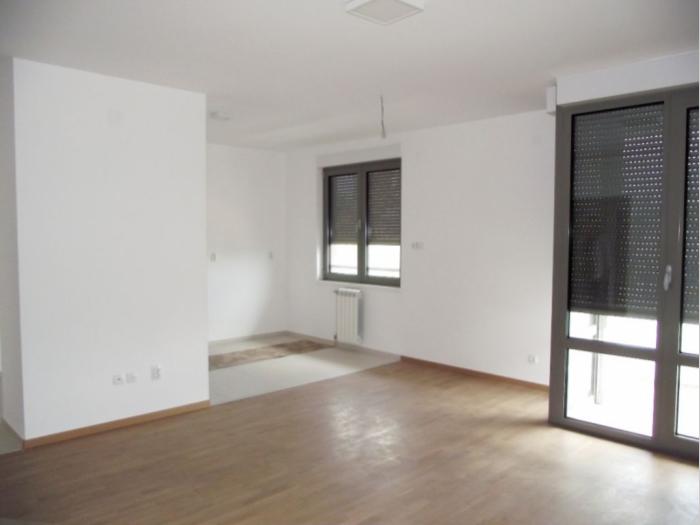 4 0, 106m2, kod vojislava ilića, sporedna mirna ulica besplatni mali oglasi