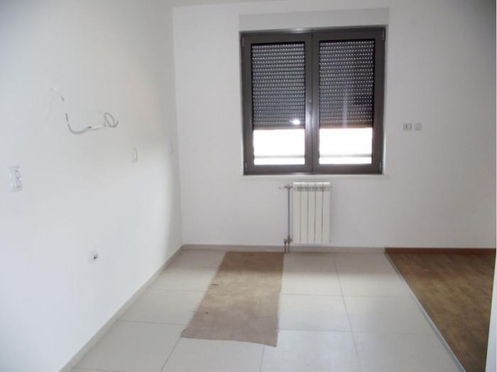 4 0, 106m2, kod vojislava ilića, sporedna mirna ulica besplatni mali oglasi