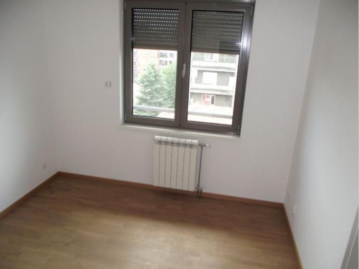 4 0, 106m2, kod vojislava ilića, sporedna mirna ulica besplatni mali oglasi