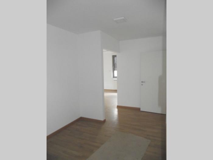 4 0, 106m2, kod vojislava ilića, sporedna mirna ulica besplatni mali oglasi