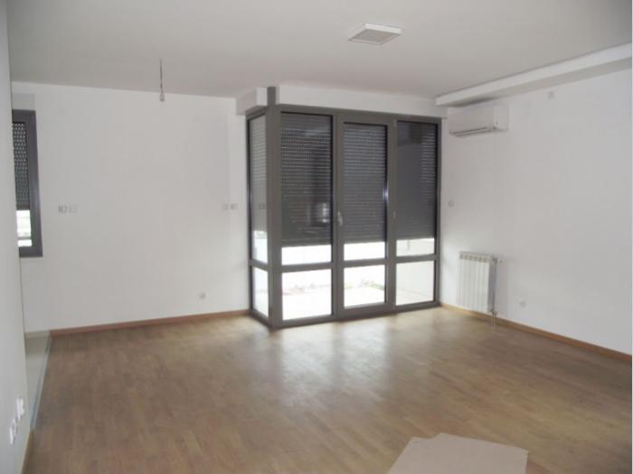 4 0, 106m2, kod vojislava ilića, sporedna mirna ulica besplatni mali oglasi
