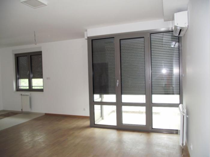 4 0, 106m2, kod vojislava ilića, sporedna mirna ulica besplatni mali oglasi