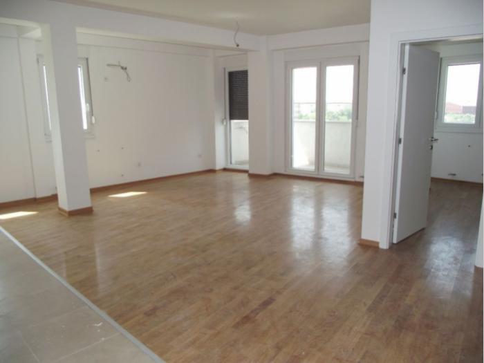 4 0, 117m2, crveni krst, vojislava ilića, novo besplatni mali oglasi