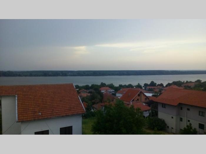 višnjica, kuća sa 4 stana i pogledom na dunav besplatni mali oglasi