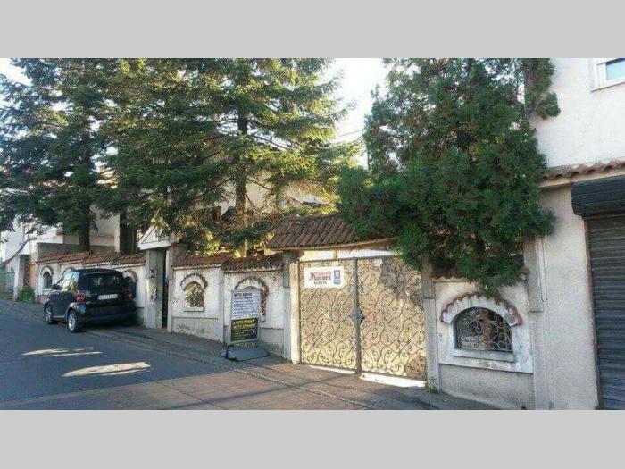 vila, zvezdara, 185 m2,na 4 ara placa besplatni mali oglasi