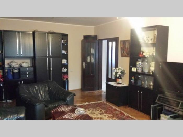 vila, zvezdara, 185 m2,na 4 ara placa besplatni mali oglasi