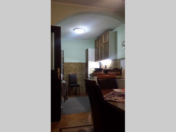 vila, zvezdara, 185 m2,na 4 ara placa besplatni mali oglasi
