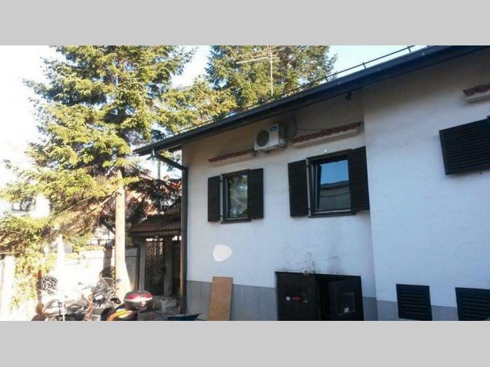 vila, zvezdara, 185 m2,na 4 ara placa besplatni mali oglasi