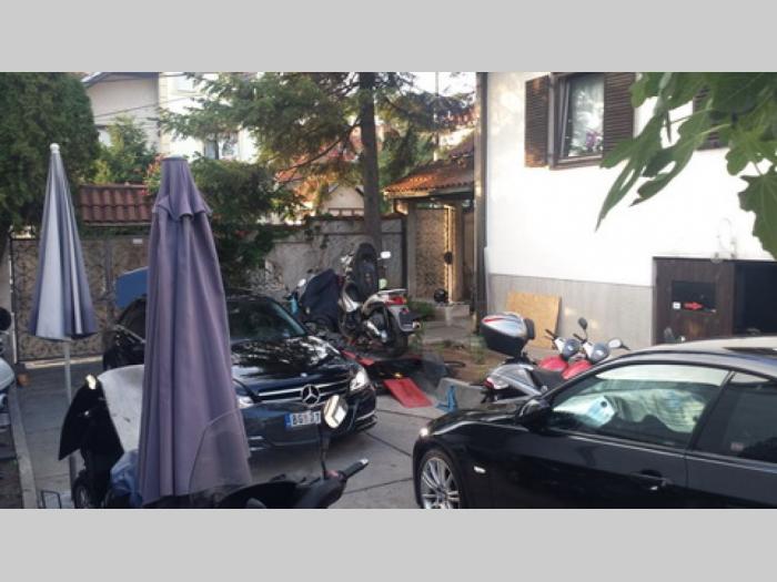 vila, zvezdara, 185 m2,na 4 ara placa besplatni mali oglasi
