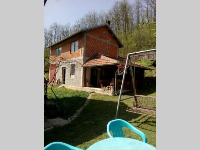 kuća na selu sa šumom, njivom, šljivikom ljig, belanović besplatni mali oglasi