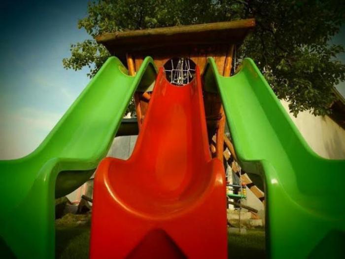 tobogani dve dimenzije, više boja besplatni mali oglasi