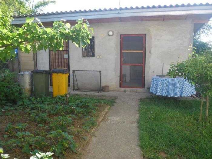 prodajem kuću na kolarskom putu besplatni mali oglasi