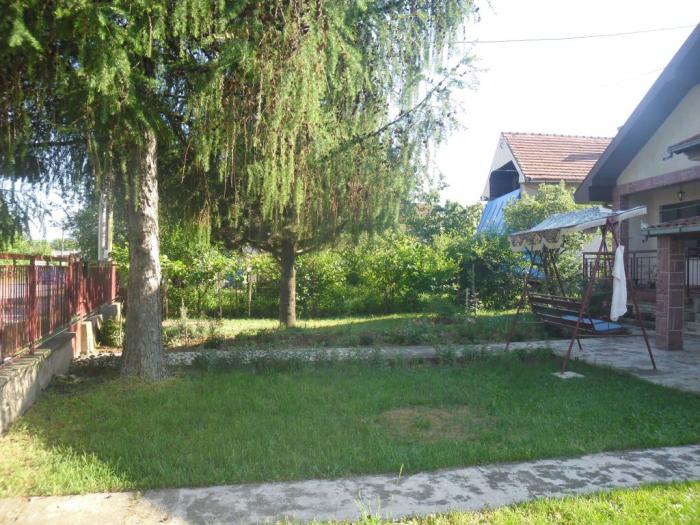 prodajem kuću na kolarskom putu besplatni mali oglasi