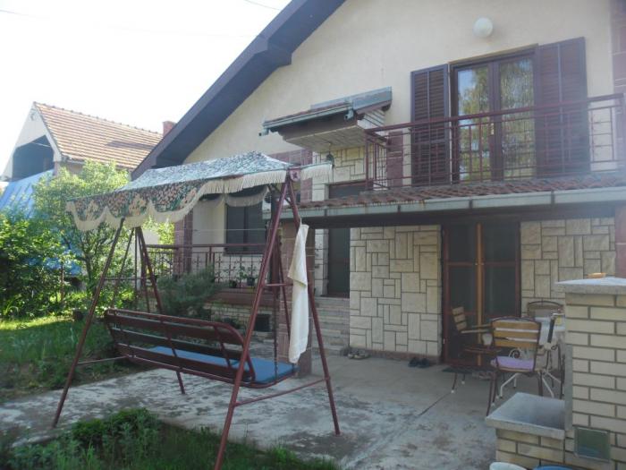 prodajem kuću na kolarskom putu besplatni mali oglasi