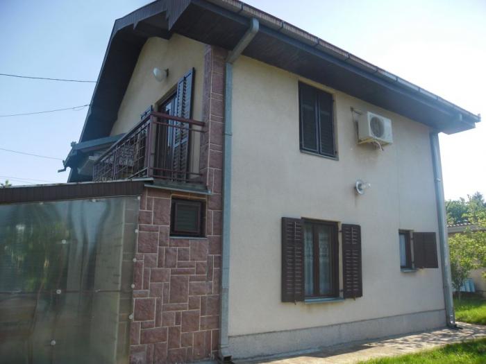 prodajem kuću na kolarskom putu besplatni mali oglasi