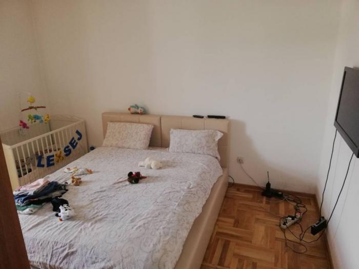 2 0, 79m2, medak, cvetanova ćuprija besplatni mali oglasi