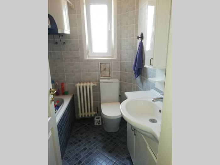 4 0, 76m2, vračar, crveni krst, jovana rajića besplatni mali oglasi