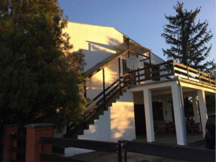 hitno, spratna kuća u bačkim vinogradima besplatni mali oglasi