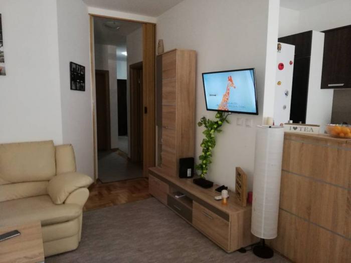vojvode vlahovića, 54m2 besplatni mali oglasi