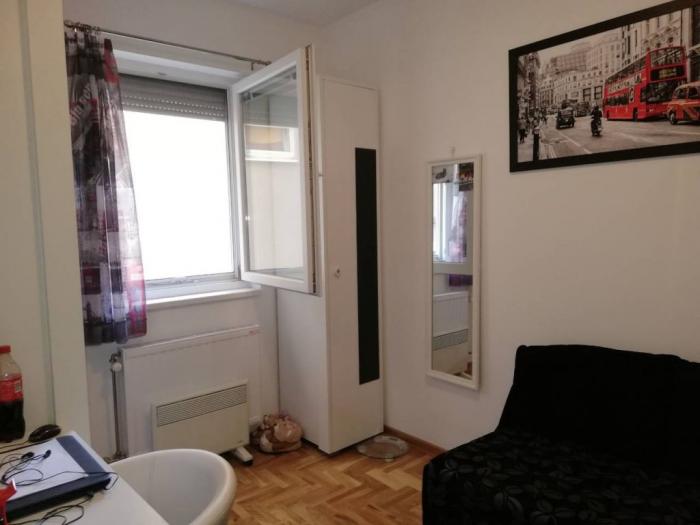 vojvode vlahovića, 54m2 besplatni mali oglasi